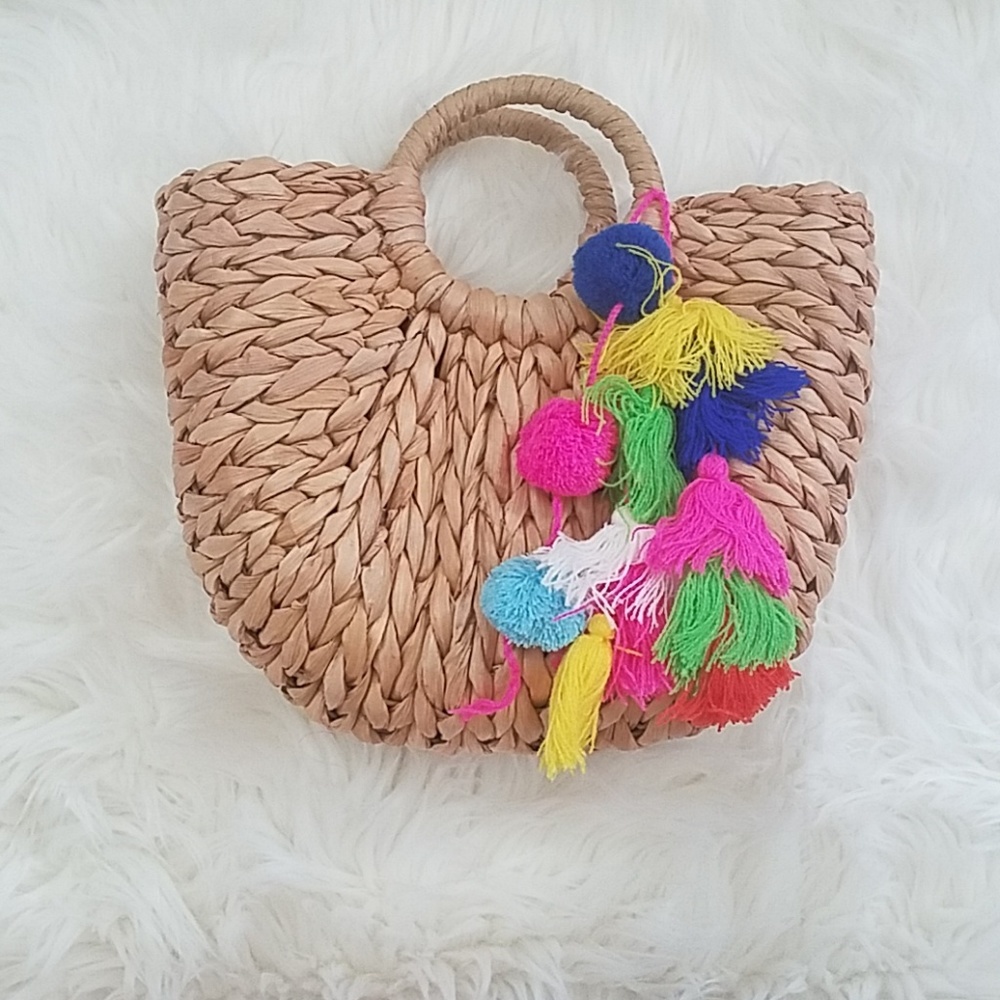❣Straw Pom Pom Tassel Tote❣ - Picture 2 of 4